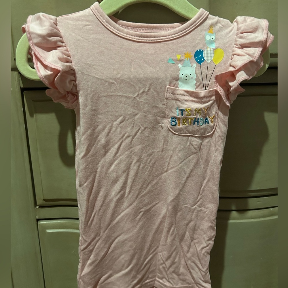 EUC LITTLE SLEEPIES BIRTHDAY SHIRT WITH RUFFLES